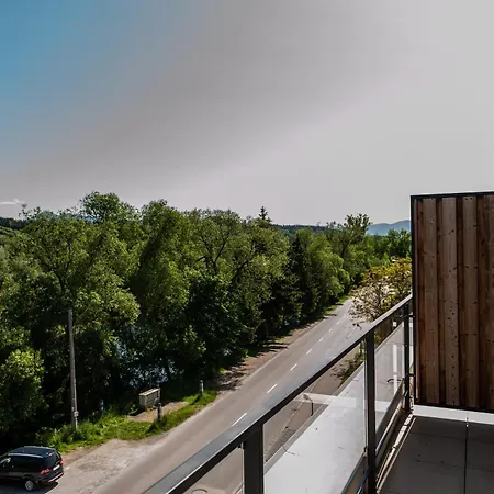 Besen شقة Bešeňová